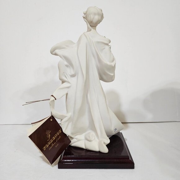 Guiseppe Armani Florence Figure - Lady Holding Fruit - 12" Tall (1986) - Picture 4 of 9